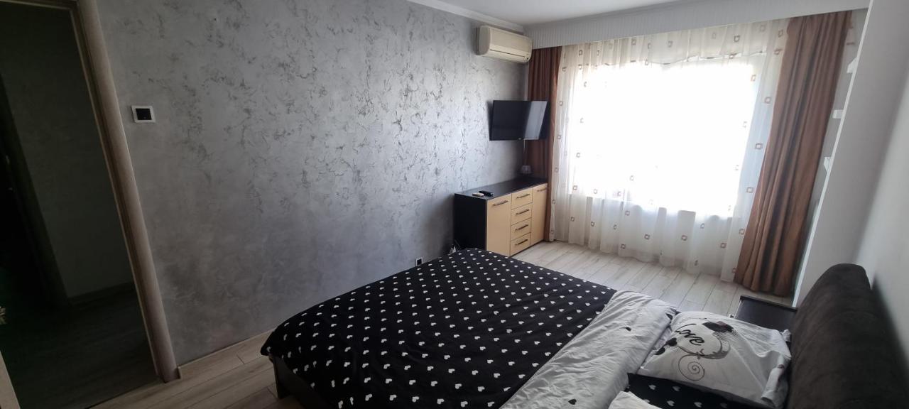 Ilona Apartament 3 Camere Râmnicu Vâlcea Kültér fotó