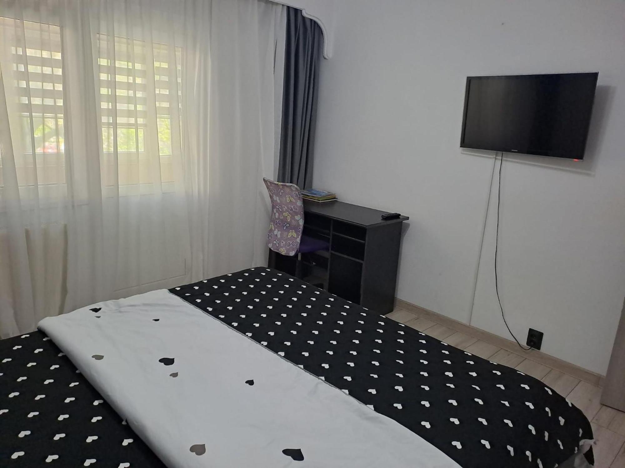 Ilona Apartament 3 Camere Râmnicu Vâlcea Kültér fotó